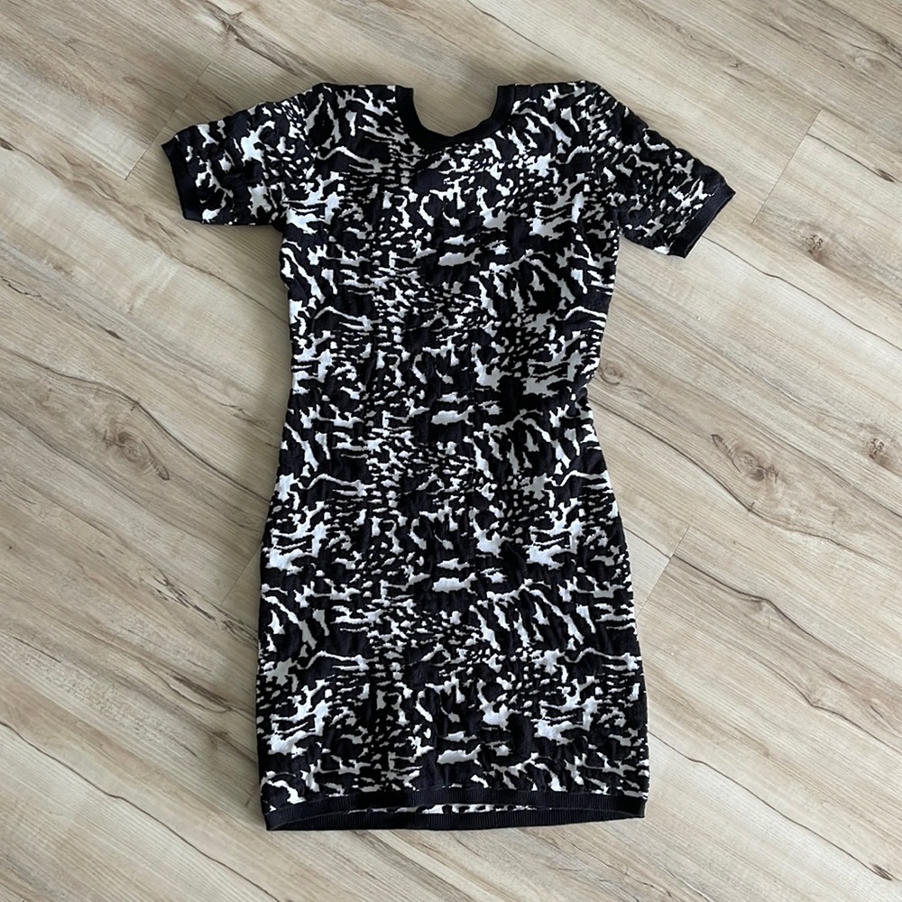 Black and white short sleeve sweater dress
